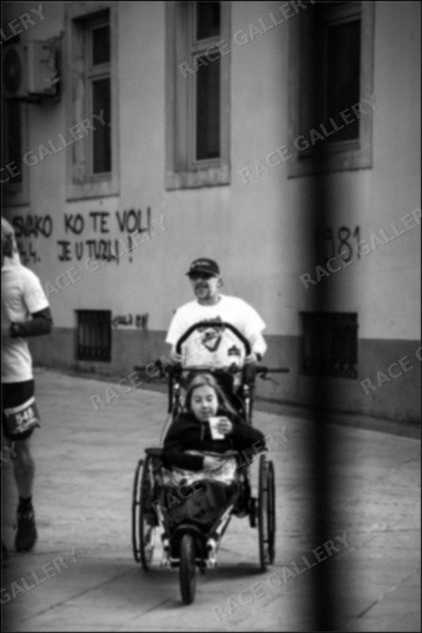 Zamagljeni pregled fotografije — kliknite za uvećanje